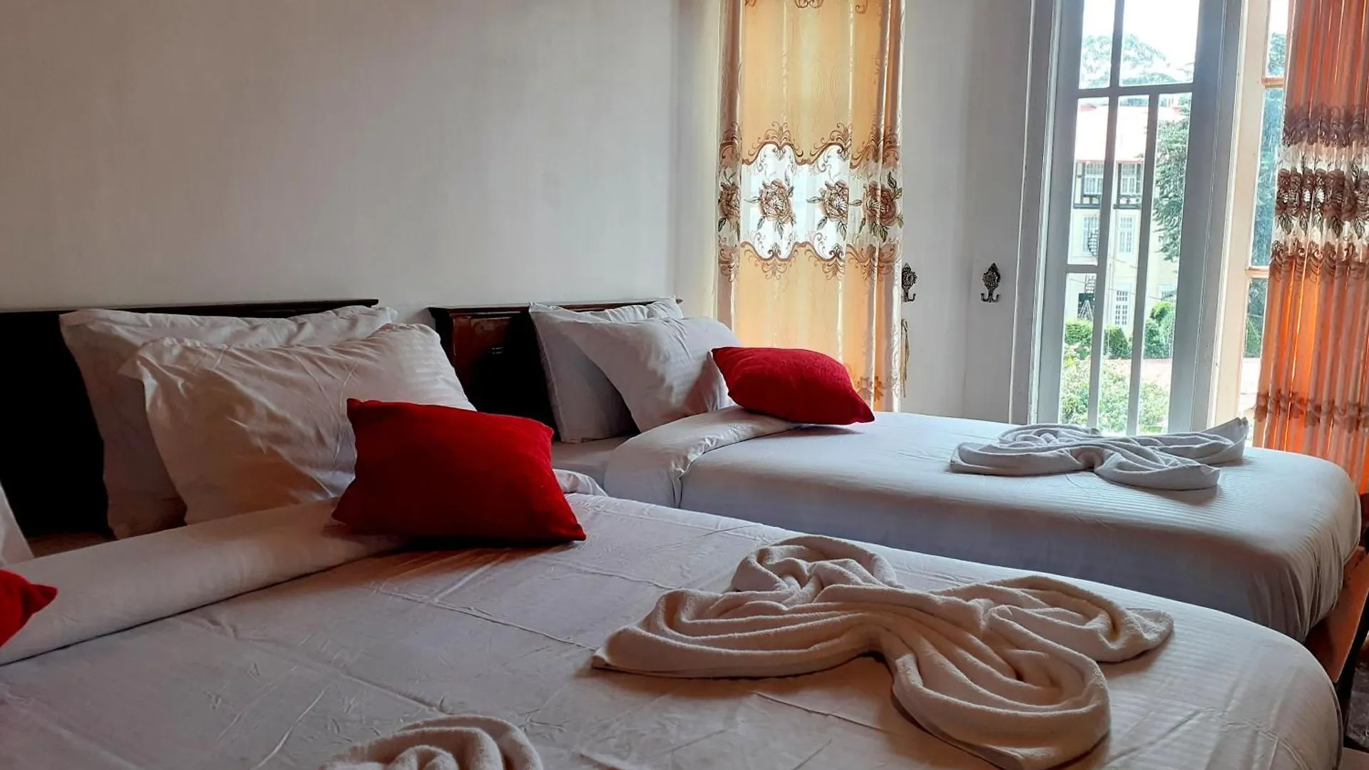 Guest house J J S Hotel Rooms & Villa Nuwaraeliya Nuwara Eliya Sri Lanka