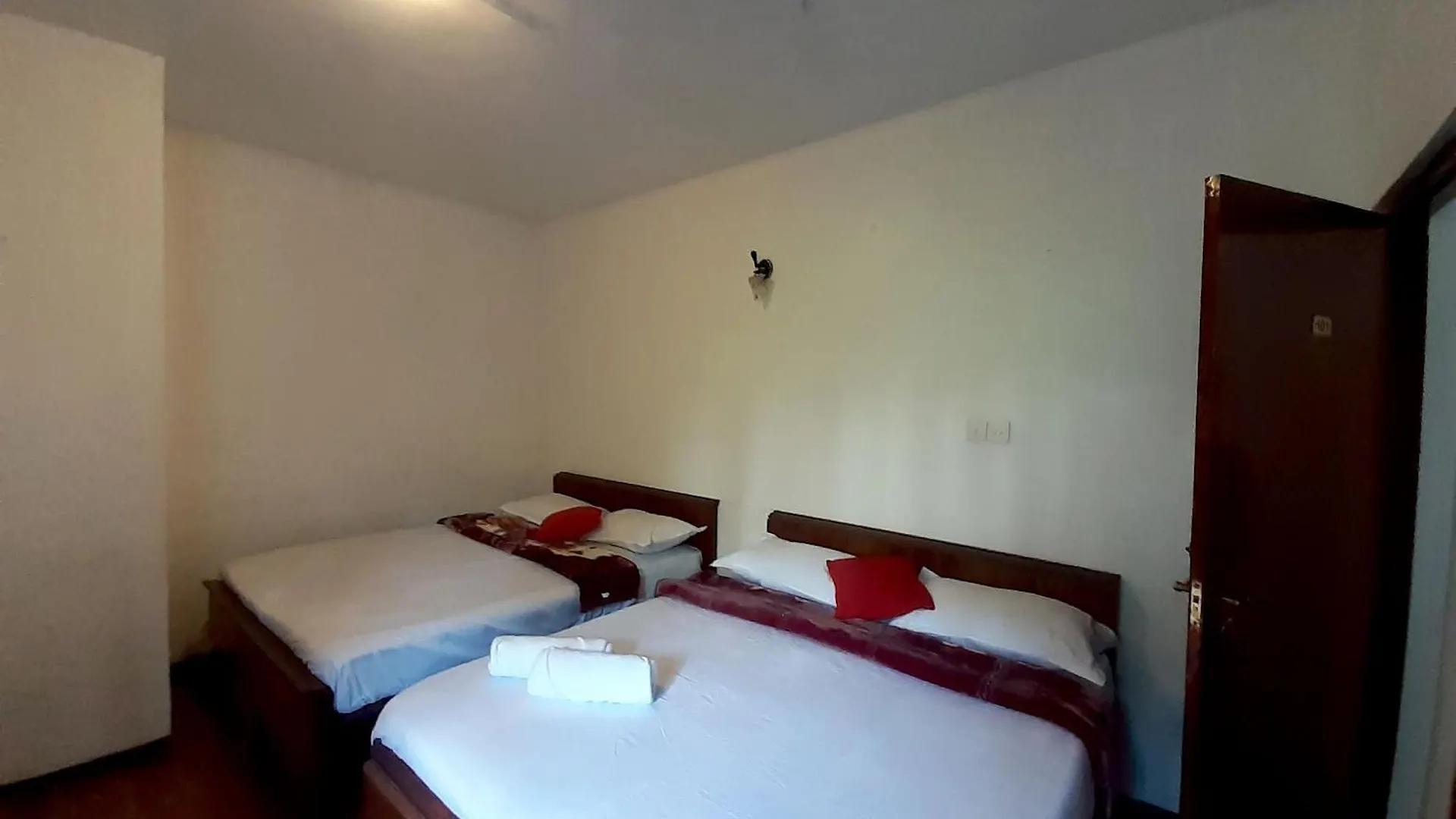 J J S Hotel Rooms & Villa Nuwaraeliya Nuwara Eliya