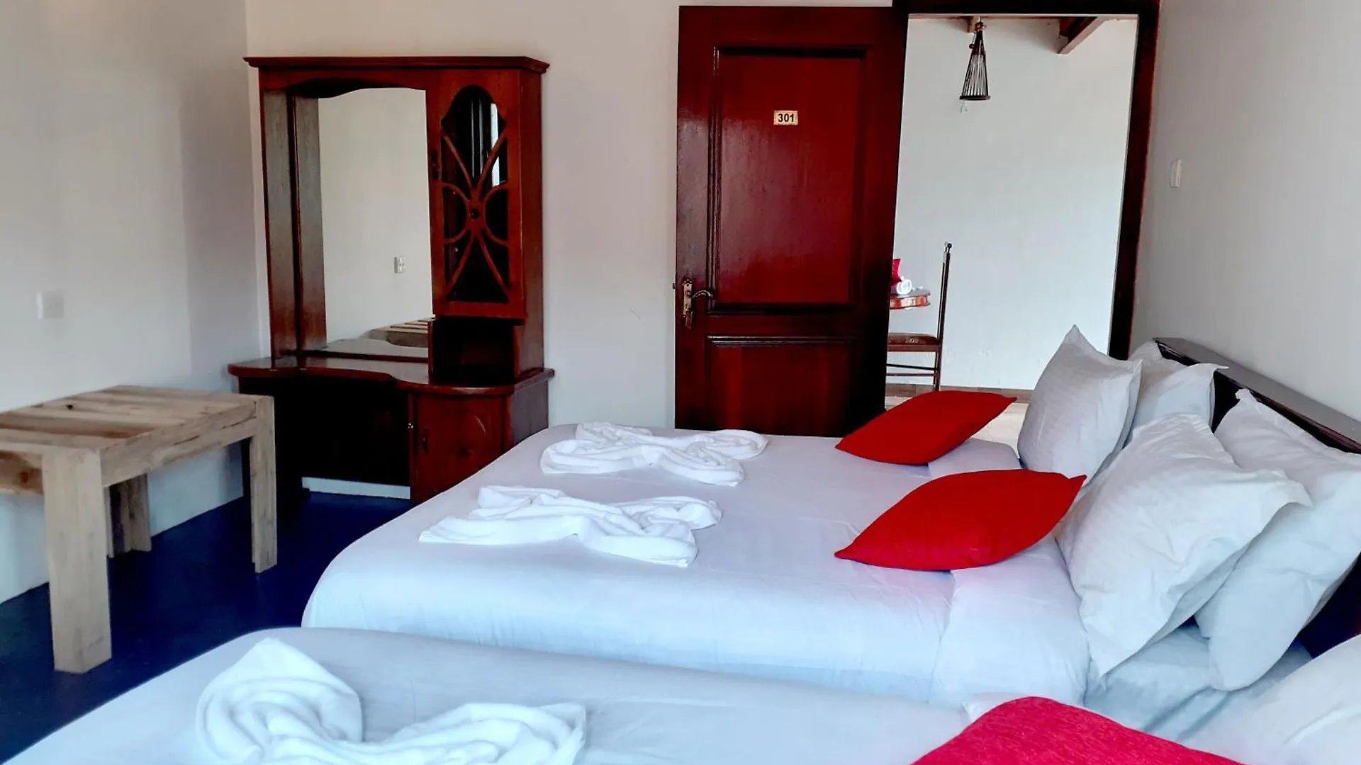 Guest house J J S Hotel Rooms & Villa Nuwaraeliya Nuwara Eliya