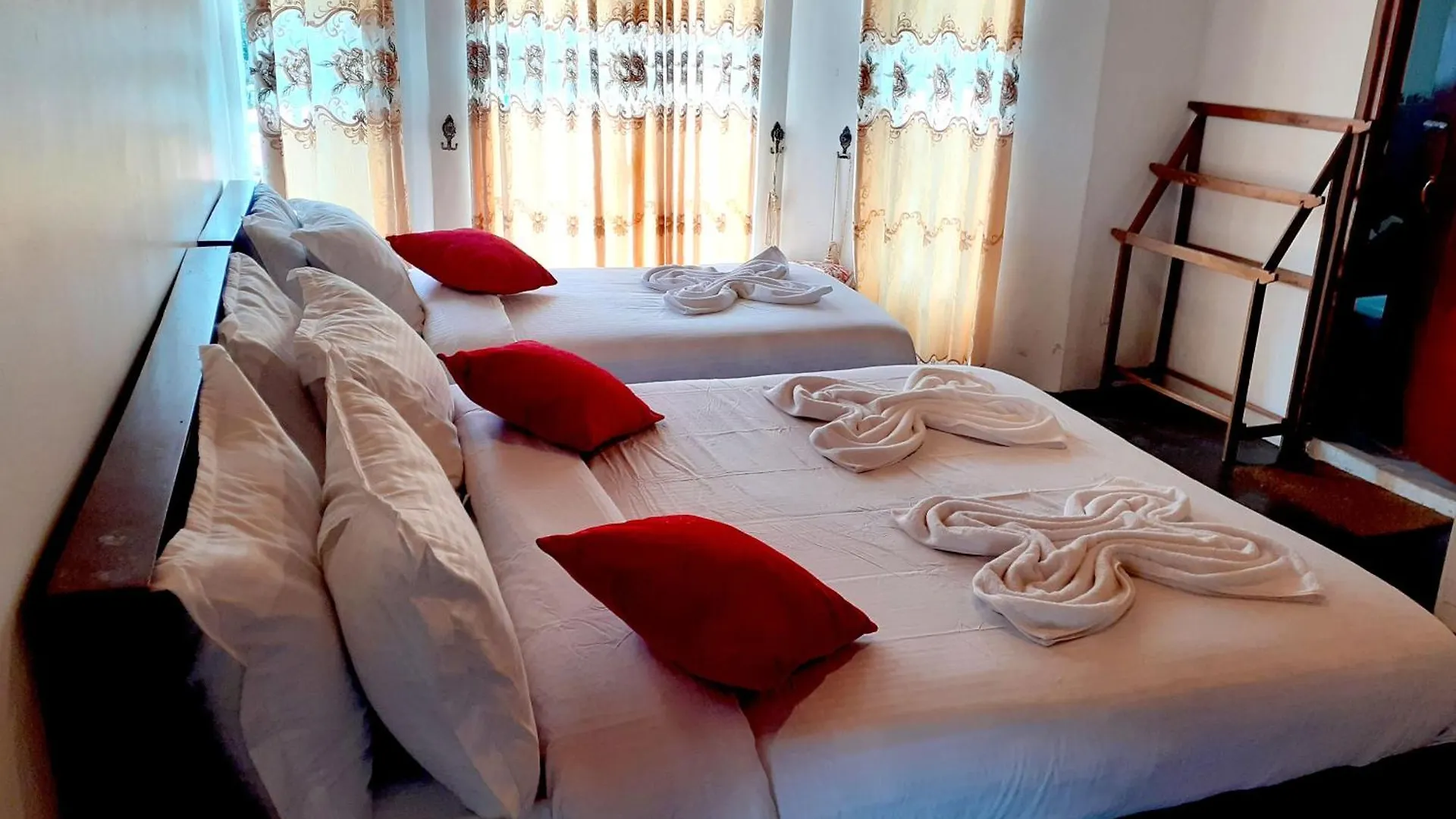 J J S Hotel Rooms & Villa Nuwaraeliya Nuwara Eliya Guest house