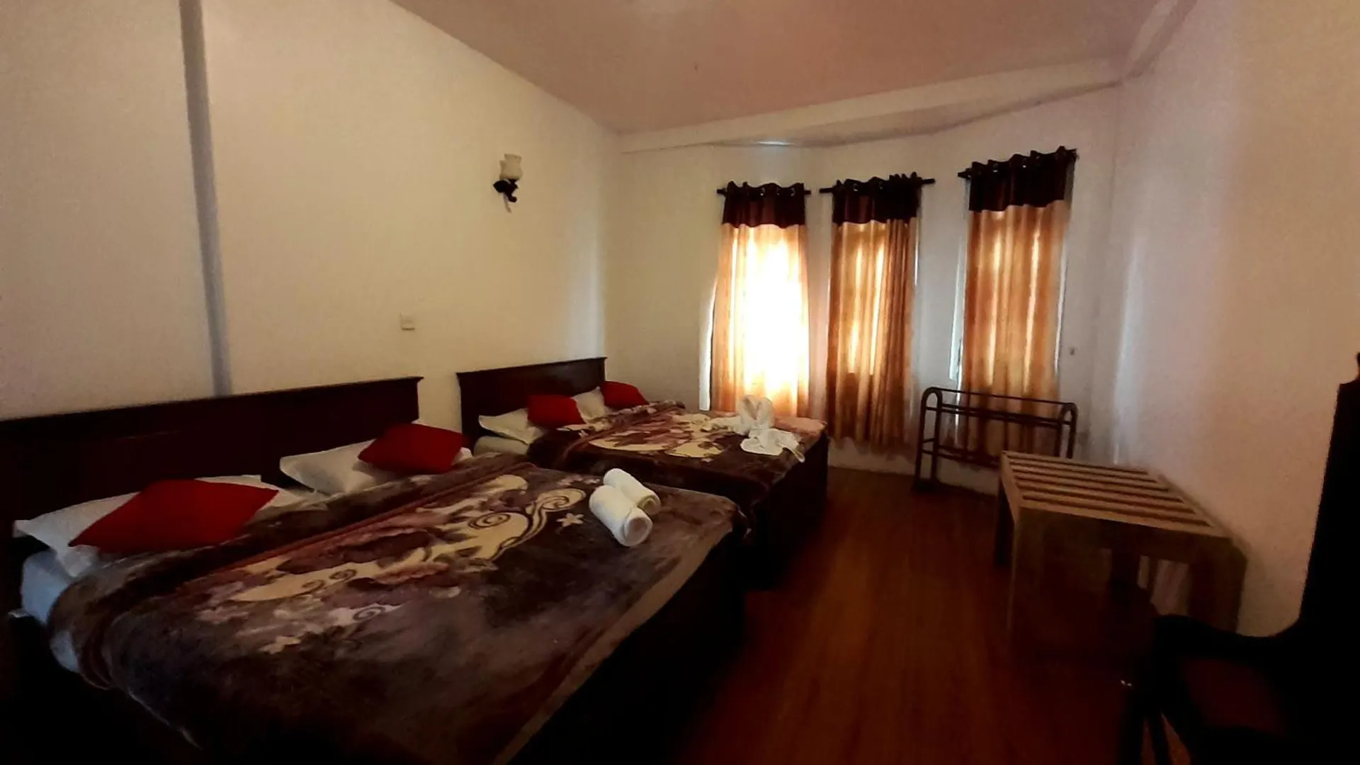 J J S Hotel Rooms & Villa Nuwaraeliya Nuwara Eliya Guest house