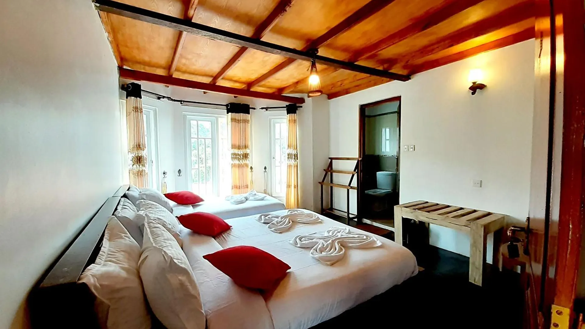 Guest house J J S Hotel Rooms & Villa Nuwaraeliya Nuwara Eliya