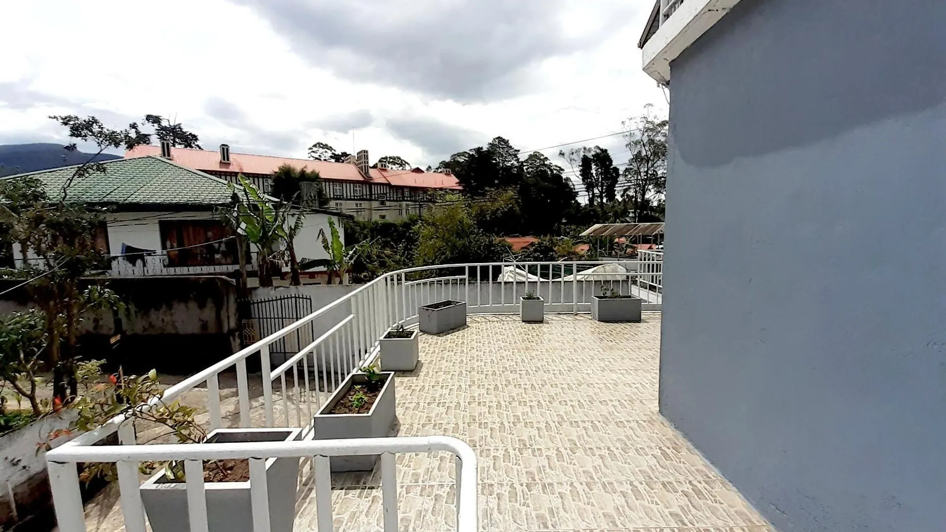 Guest house J J S Hotel Rooms & Villa Nuwaraeliya Nuwara Eliya